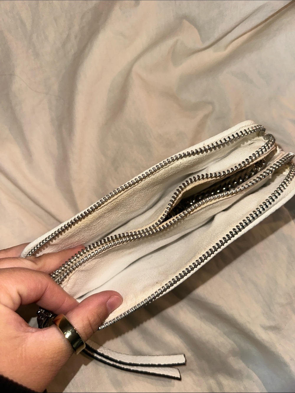 Steve Madden White Pebbled Leather Wristlet Clutch - Picture 2 of 3